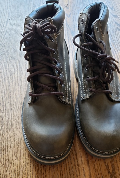 rugged outback hiking boots
